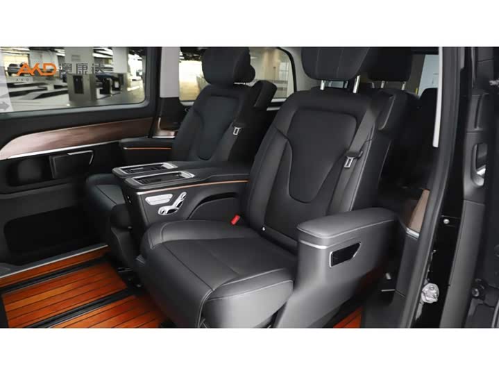 Фото 7 - Mercedes-Benz V-Class