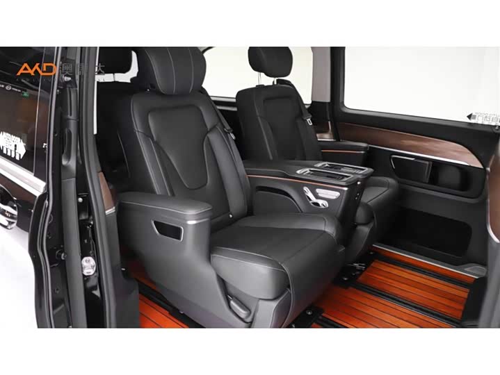 Фото 8 - Mercedes-Benz V-Class