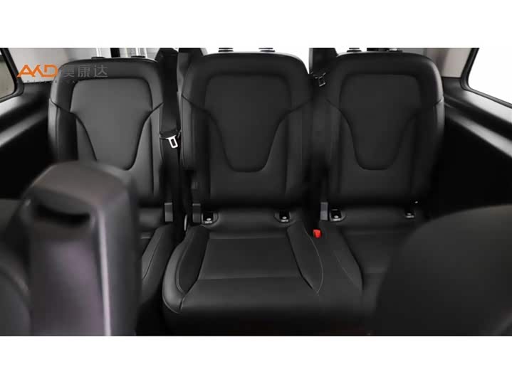 Фото 9 - Mercedes-Benz V-Class