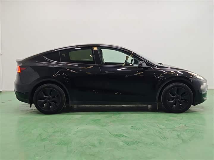 Фото 9 - Tesla Model Y
