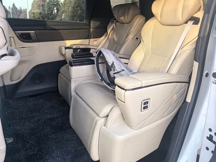 Фото 9 - Toyota Vellfire