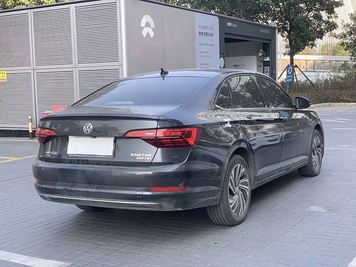 Фото 4 - Volkswagen Sagitar L