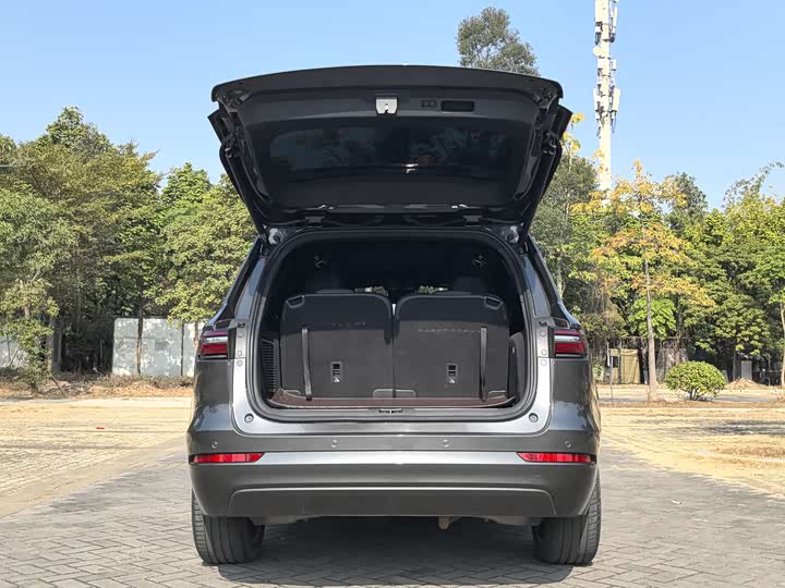 Фото 8 - LiXiang One