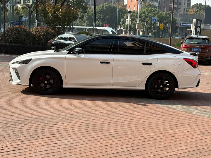 Фото 8 - MG Motor 5 Scorpio