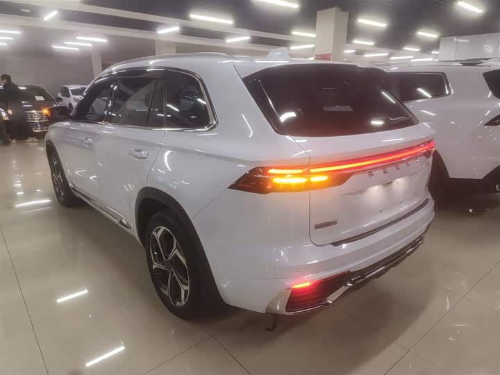 Фото 5 - Geely Monjaro