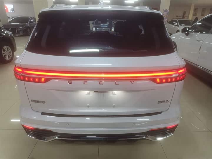 Фото 6 - Geely Monjaro