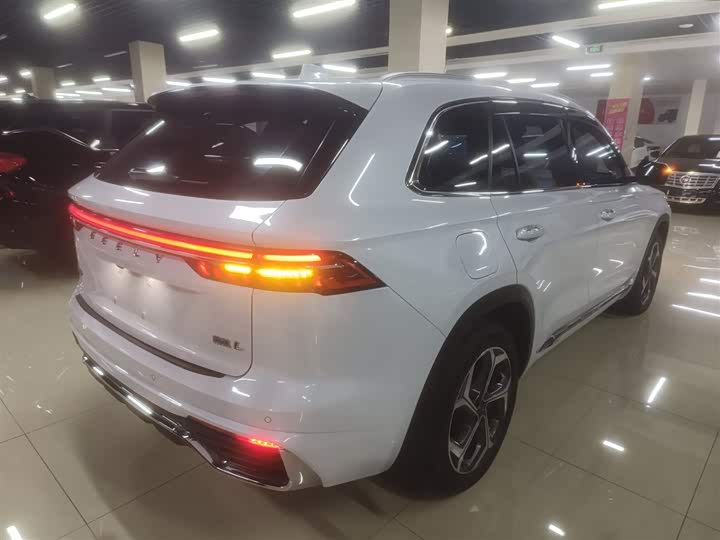 Фото 7 - Geely Monjaro