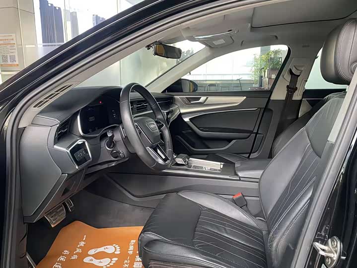 Фото 4 - Audi A6L