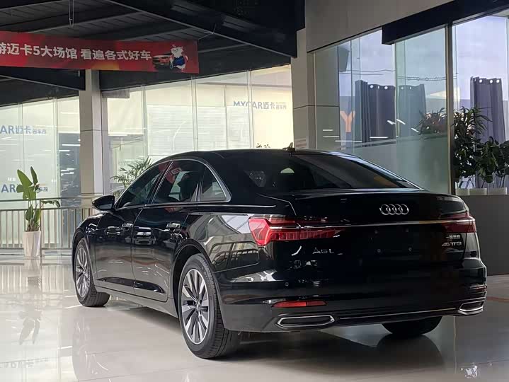 Фото 9 - Audi A6L