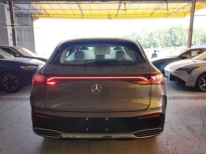 Фото 6 - Mercedes-Benz EQE SUV