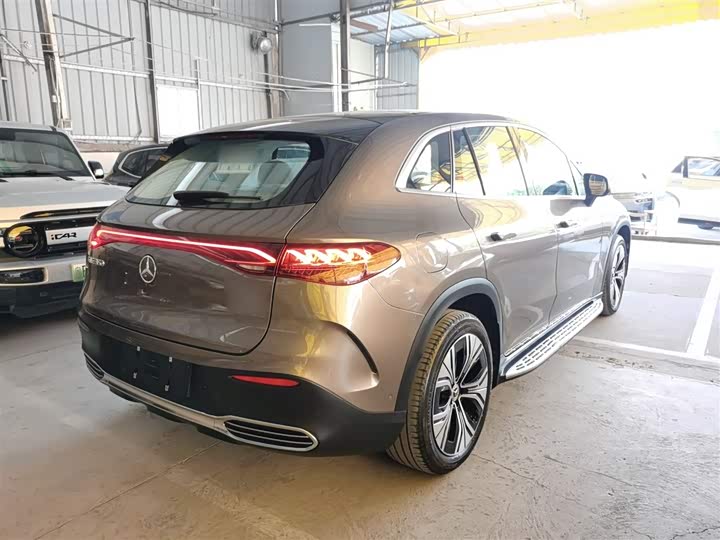 Фото 7 - Mercedes-Benz EQE SUV