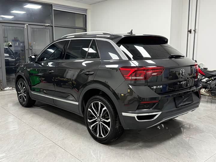 Фото 8 - Volkswagen T-Roc