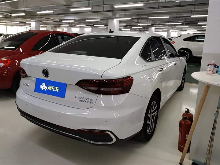 Фото 3 - Volkswagen Lavida