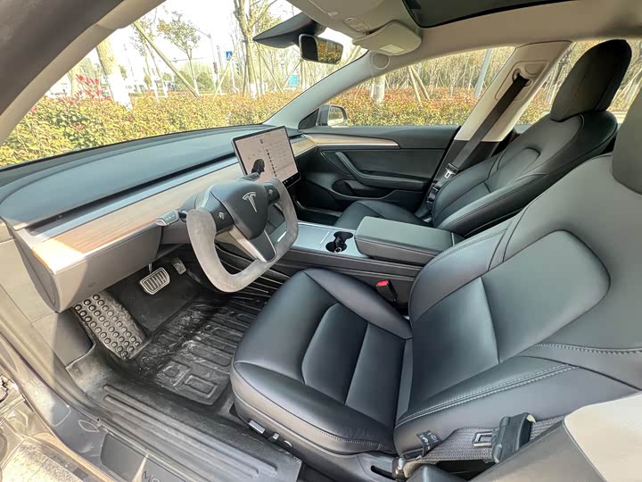 Фото 7 - Tesla Model 3