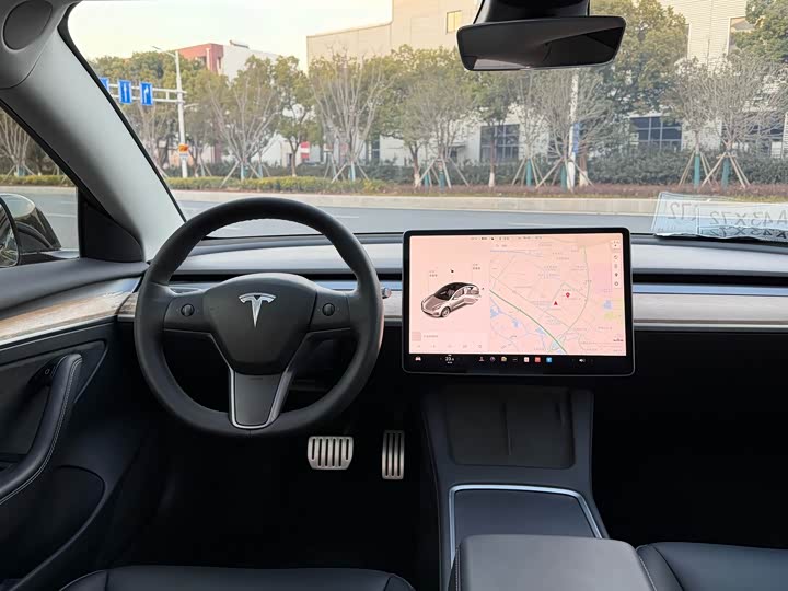 Фото 6 - Tesla Model 3