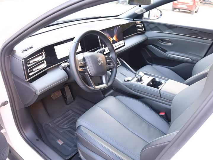 Фото 6 - BYD Qin L