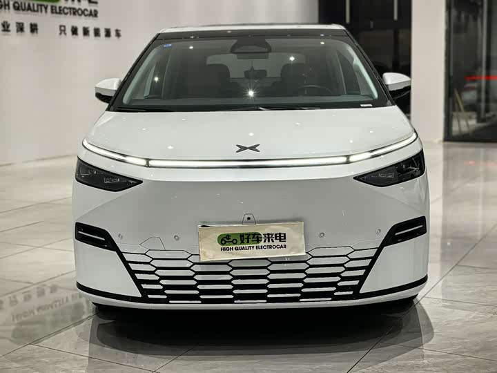 Фото 2 - XPeng X9