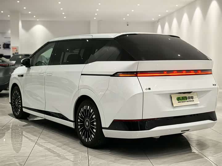 Фото 6 - XPeng X9