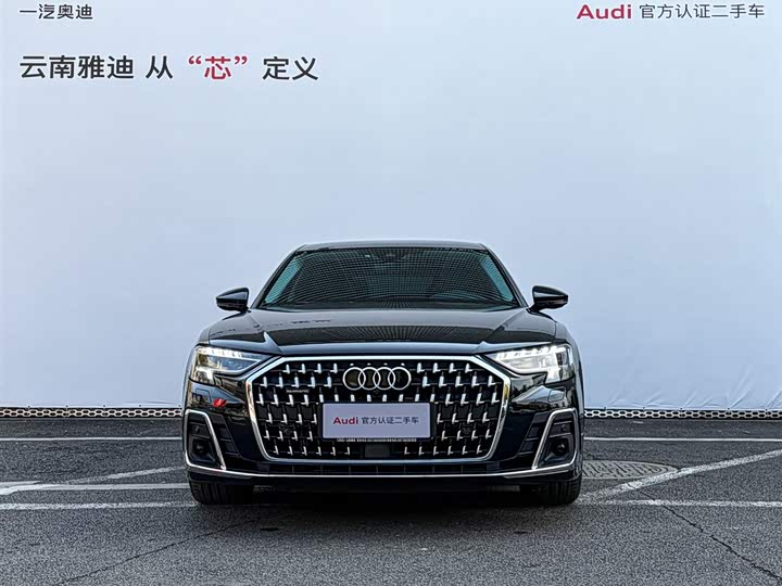Фото 2 - Audi A8