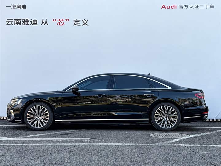 Фото 3 - Audi A8