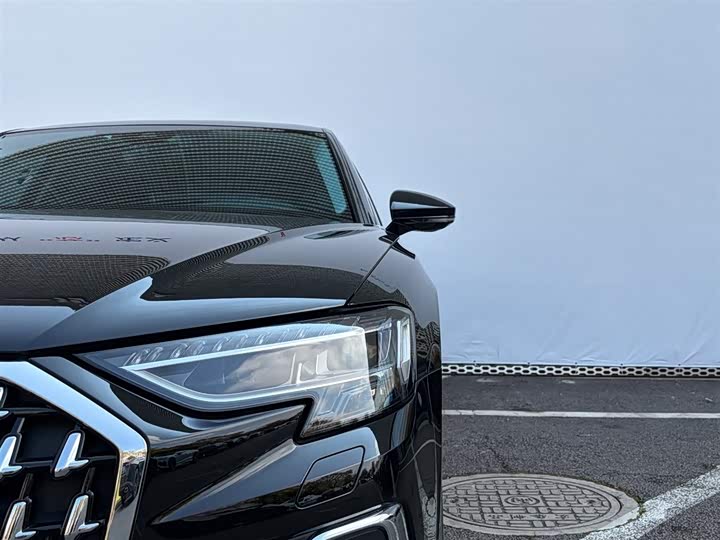 Фото 7 - Audi A8