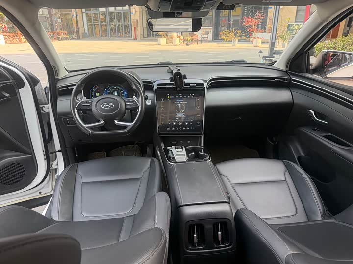 Фото 5 - Hyundai Tucson L