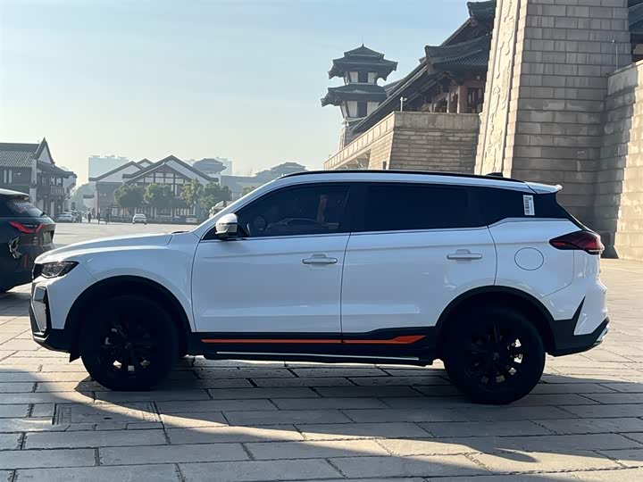 Фото 4 - Geely Atlas