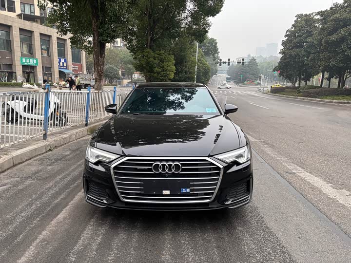 Фото 2 - Audi A6L