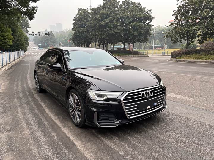 Фото 3 - Audi A6L