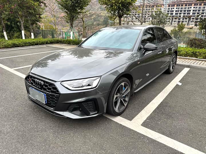 Фото 1 - Audi A4L