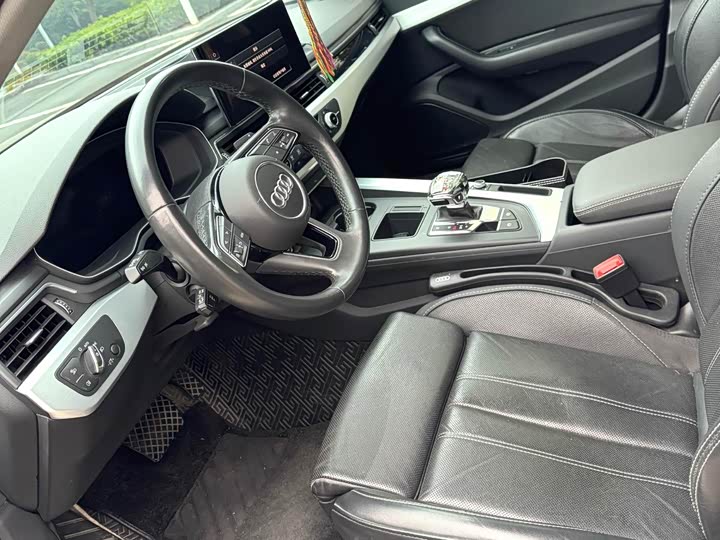 Фото 4 - Audi A4L