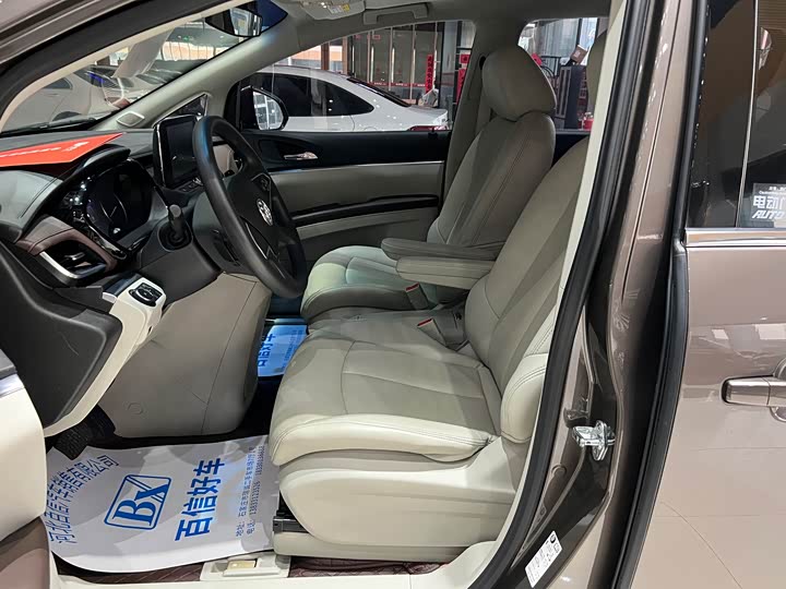 Фото 7 - Buick GL8 ES