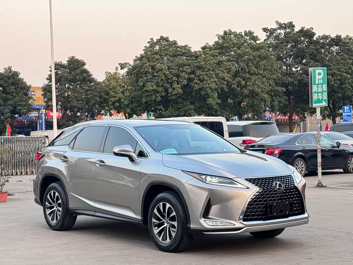 Фото 3 - Lexus RX