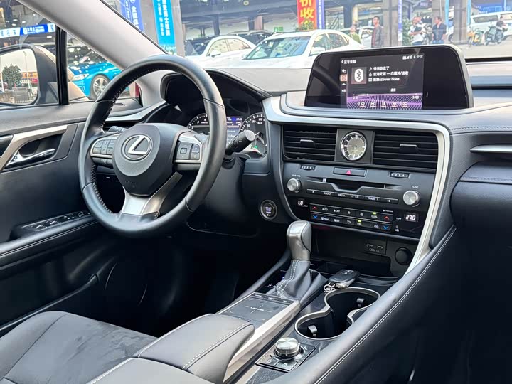 Фото 5 - Lexus RX
