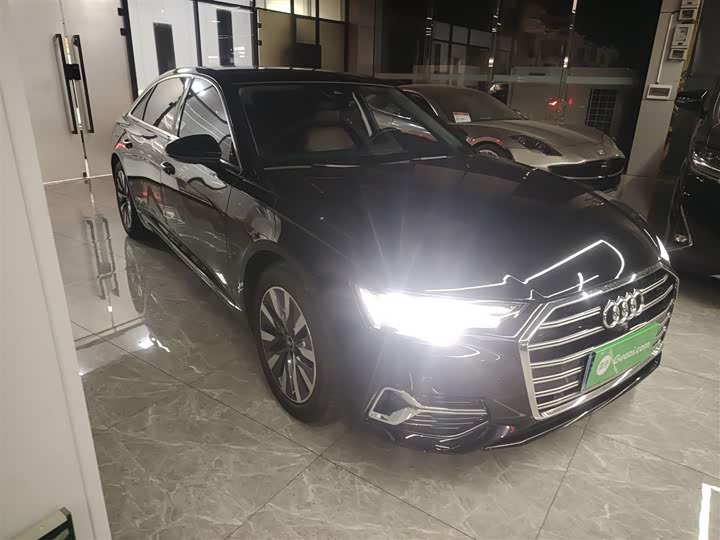 Фото 4 - Audi A6L