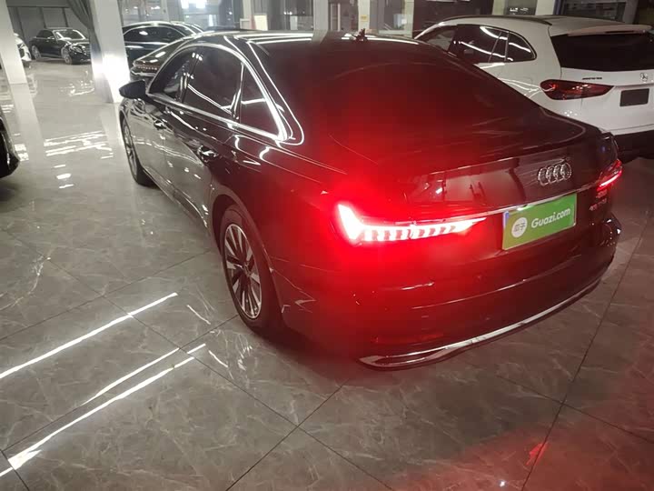 Фото 5 - Audi A6L