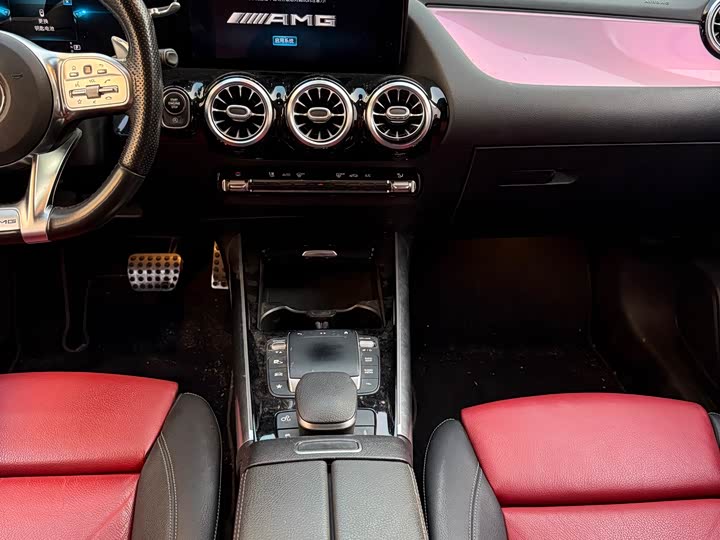 Фото 8 - Mercedes-Benz CLA-Class AMG