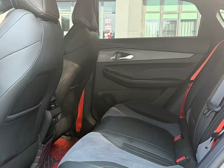 Фото 6 - Geely Binrui