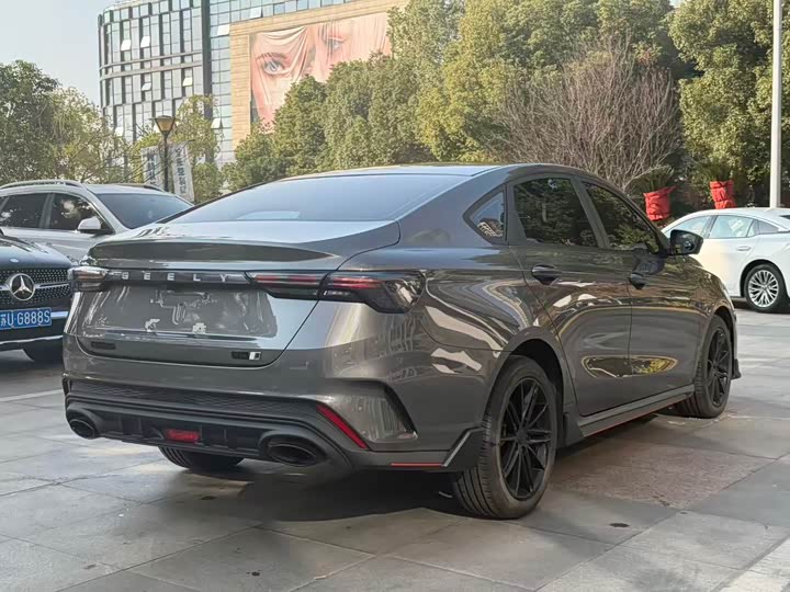 Фото 9 - Geely Binrui