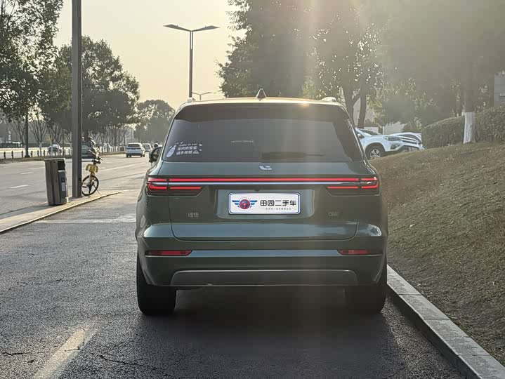 Фото 4 - LiXiang One