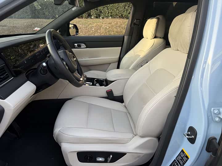 Фото 8 - LiXiang One