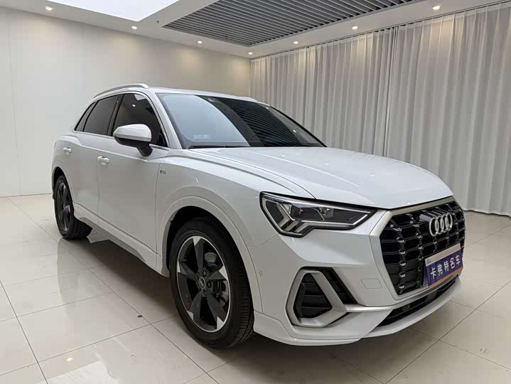 Фото 2 - Audi Q3