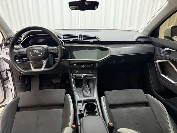 Фото 4 - Audi Q3