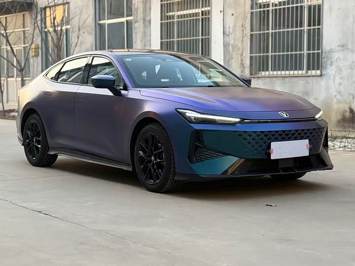 Фото 1 - Changan UNI-V