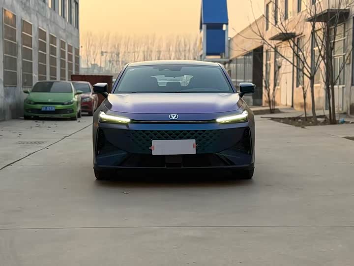 Фото 2 - Changan UNI-V