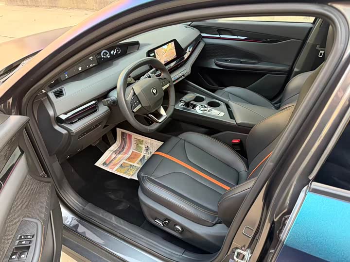 Фото 4 - Changan UNI-V