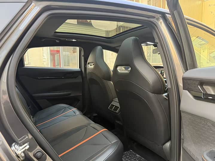 Фото 6 - Changan UNI-V