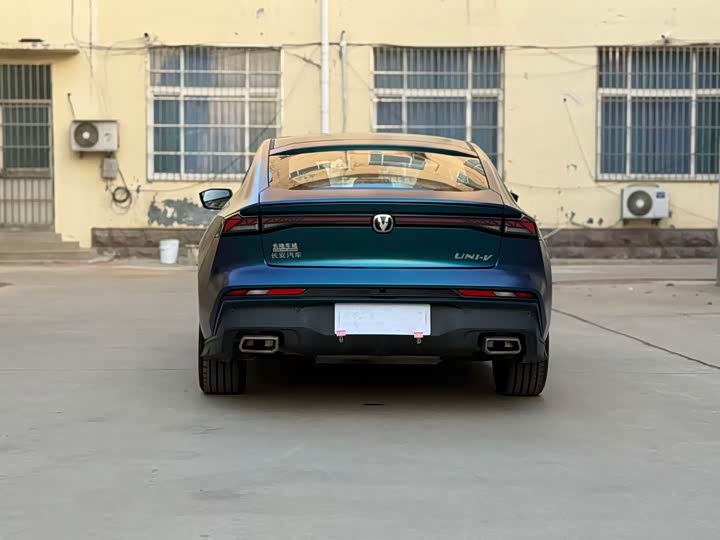 Фото 8 - Changan UNI-V