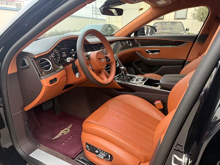 Фото 7 - Bentley Flying Spur