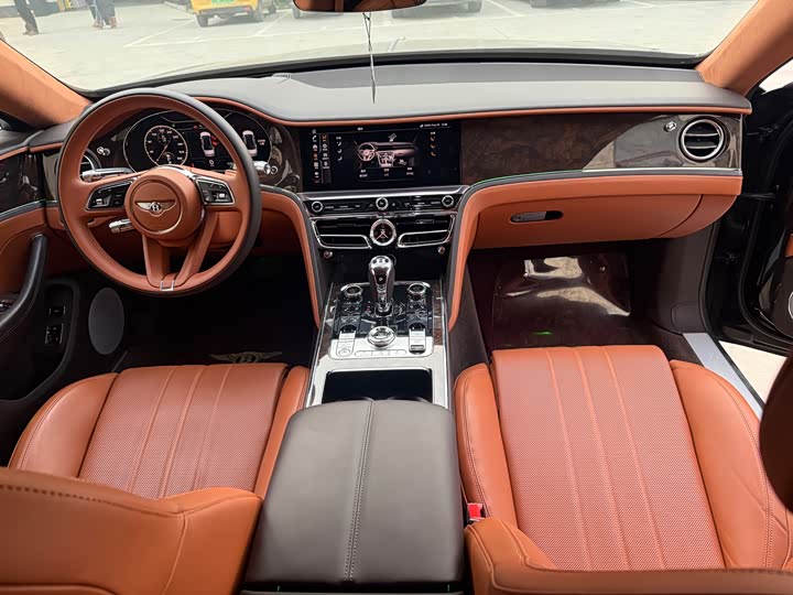 Фото 9 - Bentley Flying Spur